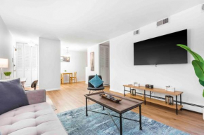 Pristine Lakeview Boystown Wrigley Haven Chicago